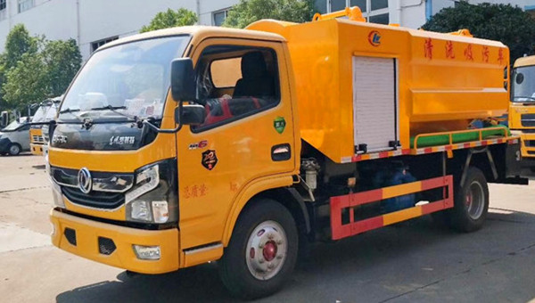 國六東風(fēng)小型清洗吸污車